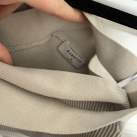 Babaton Cream Ribbed Cross-Back Crop Top - Picture 2 of 2